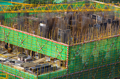 機(jī)械轟鳴中，建設(shè)底色不忘守底線——工地挖掘機(jī)施工程見(jiàn)聞與項(xiàng)目管理要求